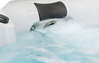 Clarity Spas hot tub stress nek- en schouderjets in actie