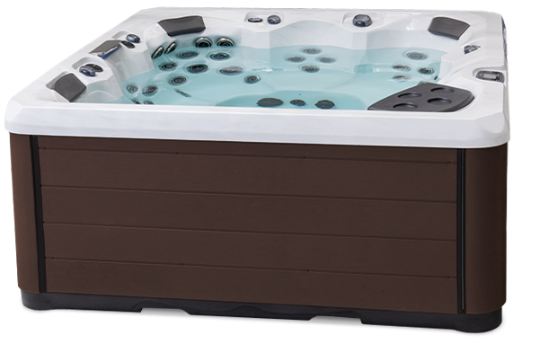 Driekwartaanzicht van een hot tub uit de Europese serie